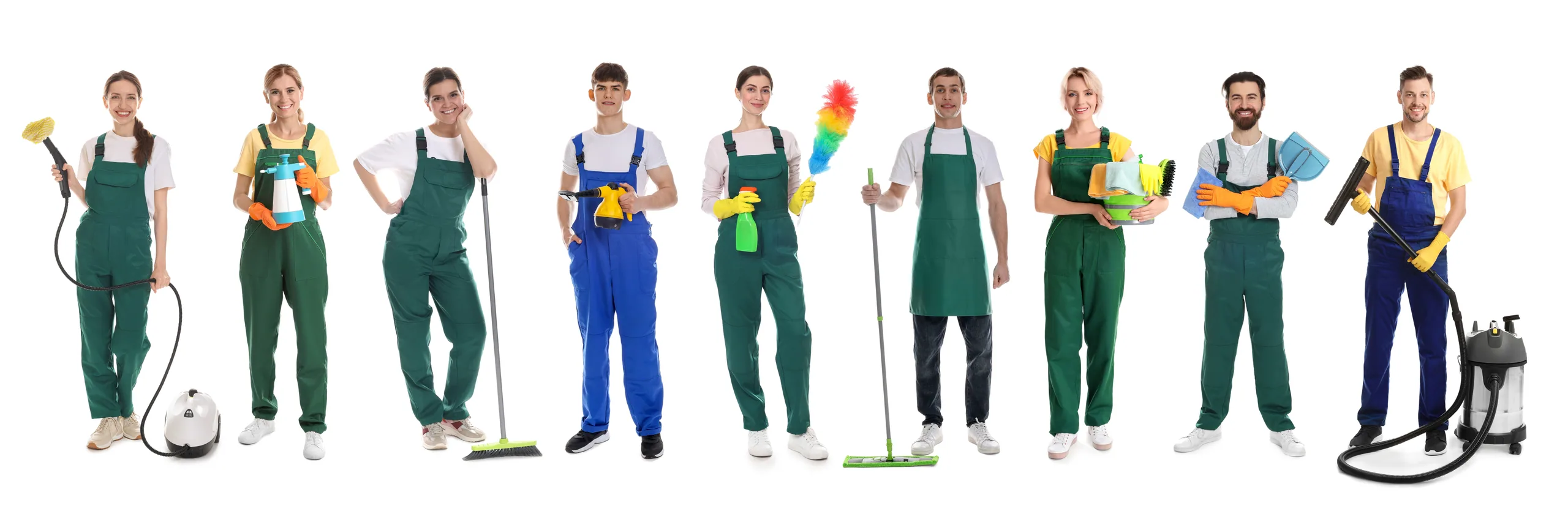 Reinigungskräfte mit Wischmopps, Fensterreinigern und weiteren Reinigungsgeräten